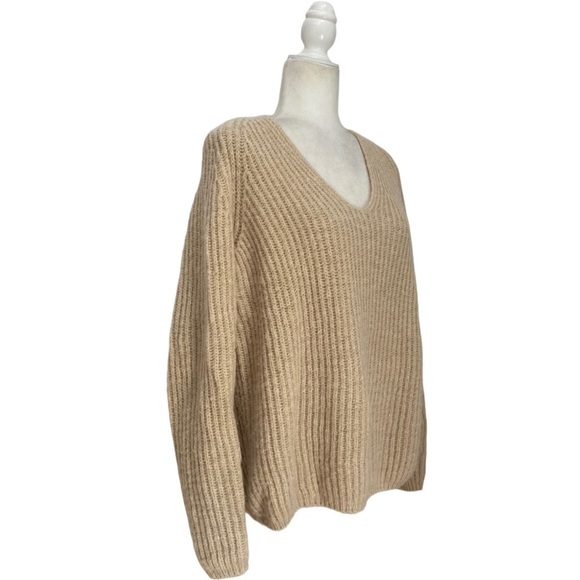 Closed Royal Baby Alpaca Sweater V Neck Oversized in Nude - Picture 8 of 13